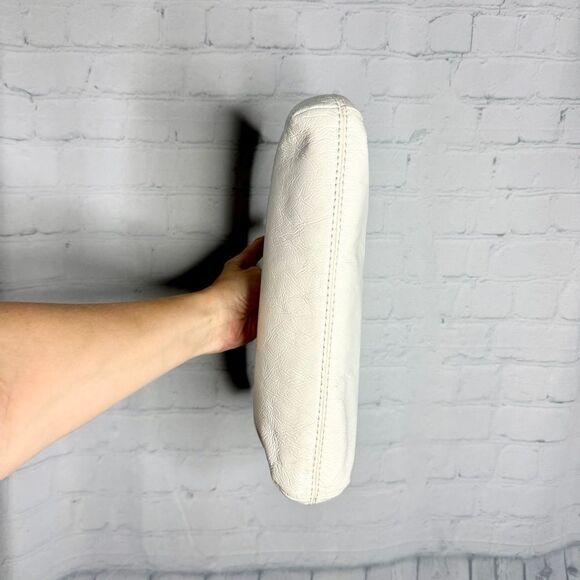 Michael Kors white crinkle patent leather cutout handle clutch bag - Picture 6 of 11